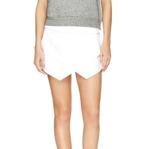 Aritzia White Talula Shorts